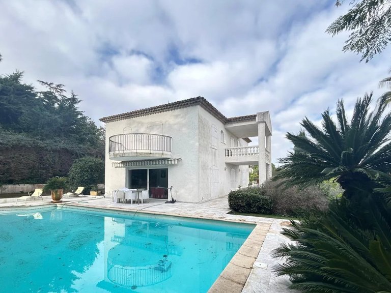 Villa for Sale in Cannes, Cannes Area 5