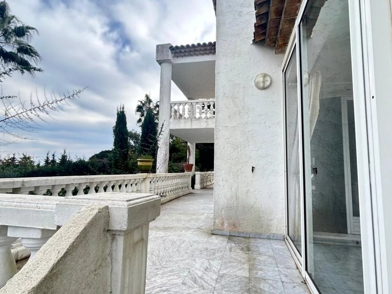 Villa for Sale in Cannes, Cannes Area 6