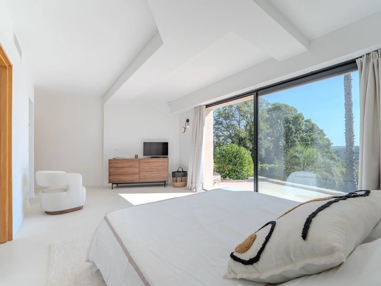Villa for Sale in Peymeinade, Mougins, Valbonne, Grasse Area 16