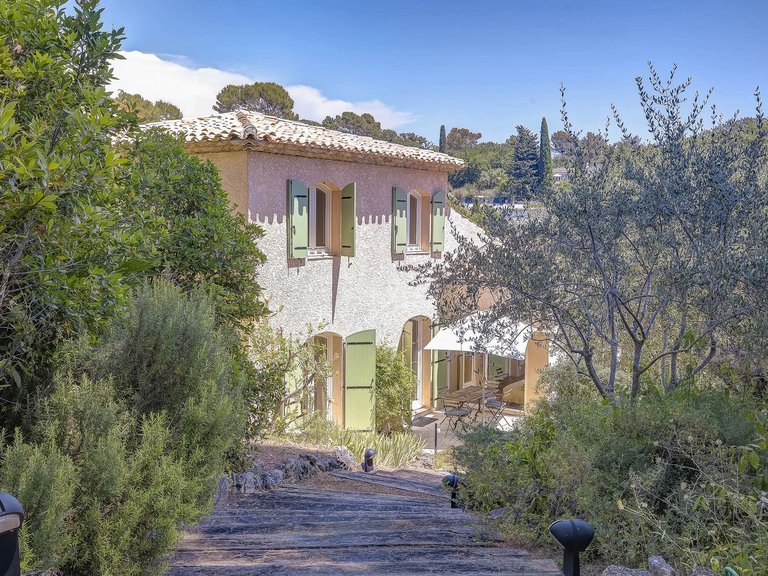 Villa for Sale in Valbonne, Mougins, Valbonne, Grasse Area 1