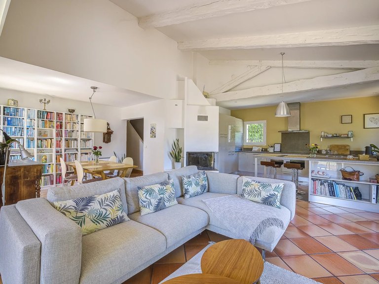 Villa for Sale in Valbonne, Mougins, Valbonne, Grasse Area 19