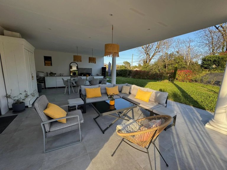 Villa for Sale in Peymeinade, Mougins, Valbonne, Grasse Area 2