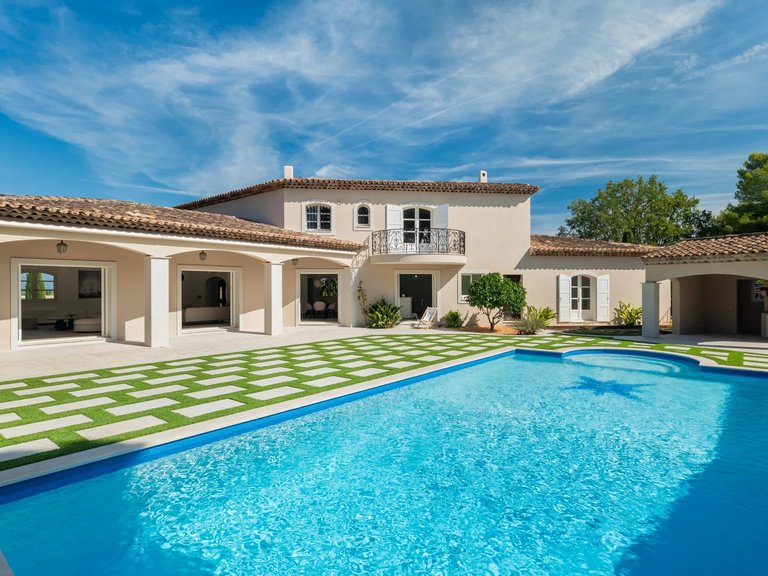 Villa for Sale in Valbonne, Mougins, Valbonne, Grasse Area 2