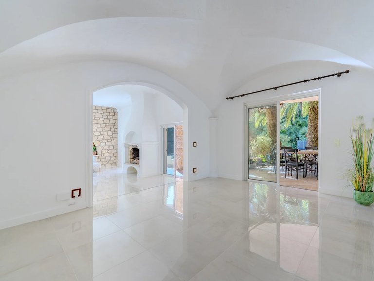 Villa for Sale in Mougins, Mougins, Valbonne, Grasse Area 5
