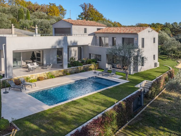 Villa for Sale in Le Rouret, Mougins, Valbonne, Grasse Area 1