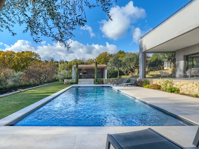 Villa for Sale in Le Rouret, Mougins, Valbonne, Grasse Area 2