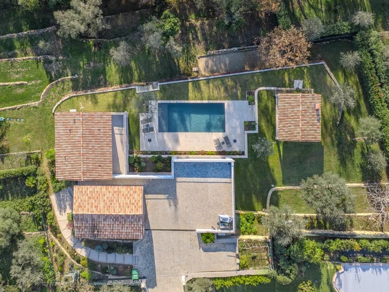 Villa for Sale in Le Rouret, Mougins, Valbonne, Grasse Area 13