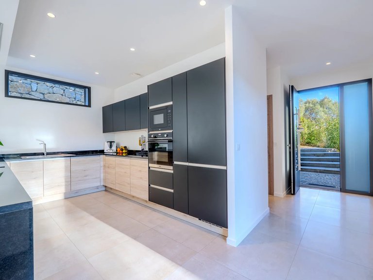 Villa for Sale in Le Rouret, Mougins, Valbonne, Grasse Area 10
