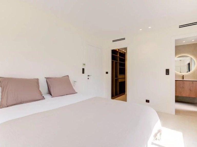 Villa for Sale in Mougins, Mougins, Valbonne, Grasse Area 17
