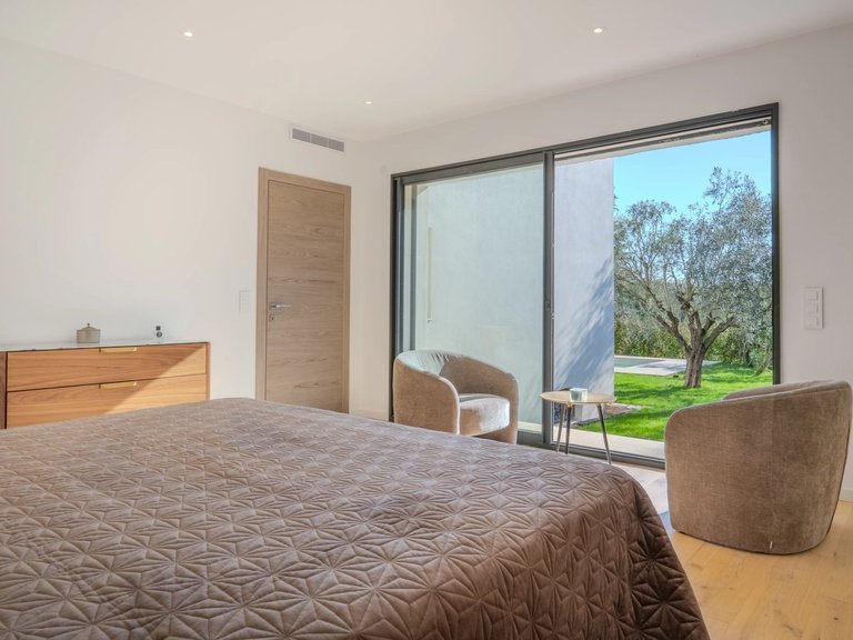 Villa for Sale in Chateauneuf Grasse, Mougins, Valbonne, Grasse Area 13