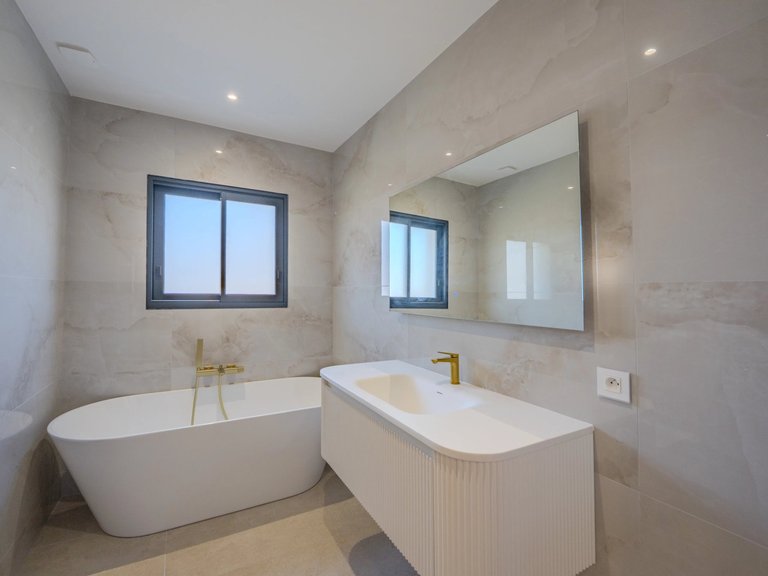 Villa for Sale in Chateauneuf Grasse, Mougins, Valbonne, Grasse Area 16
