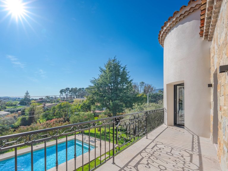 Villa for Sale in Chateauneuf Grasse, Mougins, Valbonne, Grasse Area 17