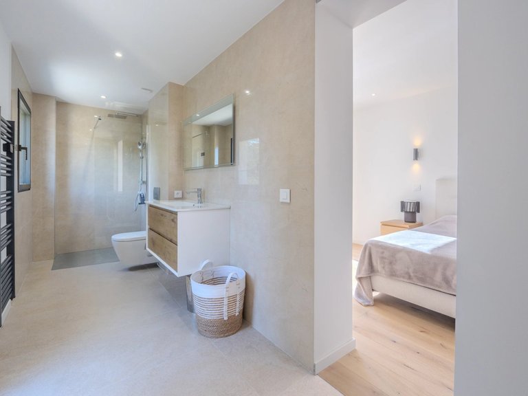 Villa for Sale in Chateauneuf Grasse, Mougins, Valbonne, Grasse Area 19
