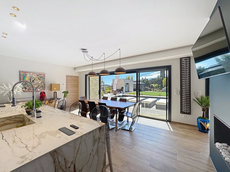 Villa for Sale in Mougins, Mougins, Valbonne, Grasse Area 12