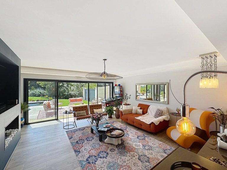 Villa for Sale in Mougins, Mougins, Valbonne, Grasse Area 17