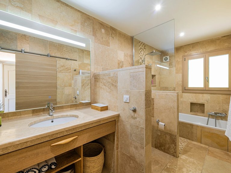 Villa for Sale in Mougins, Mougins, Valbonne, Grasse Area 16