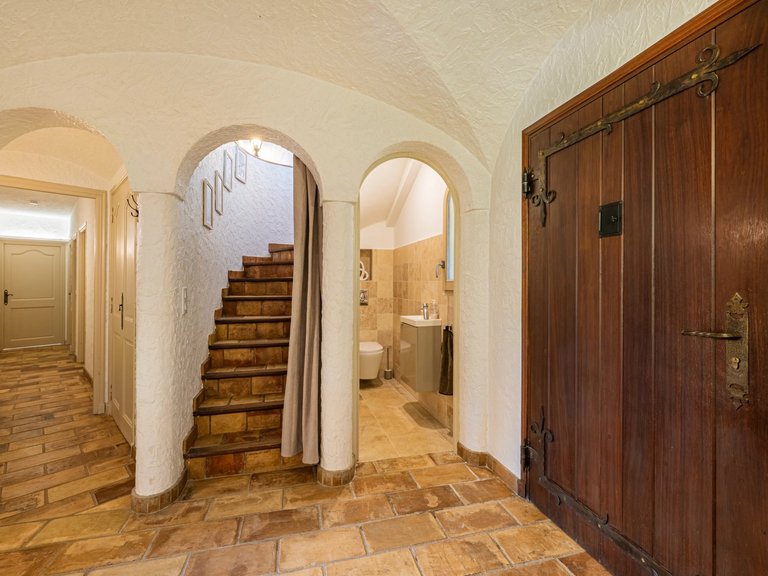 Villa for Sale in Mougins, Mougins, Valbonne, Grasse Area 9