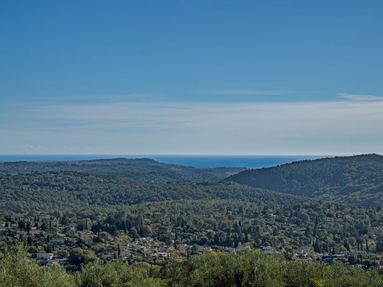 Villa for Sale in Cabris, Mougins, Valbonne, Grasse Area 2