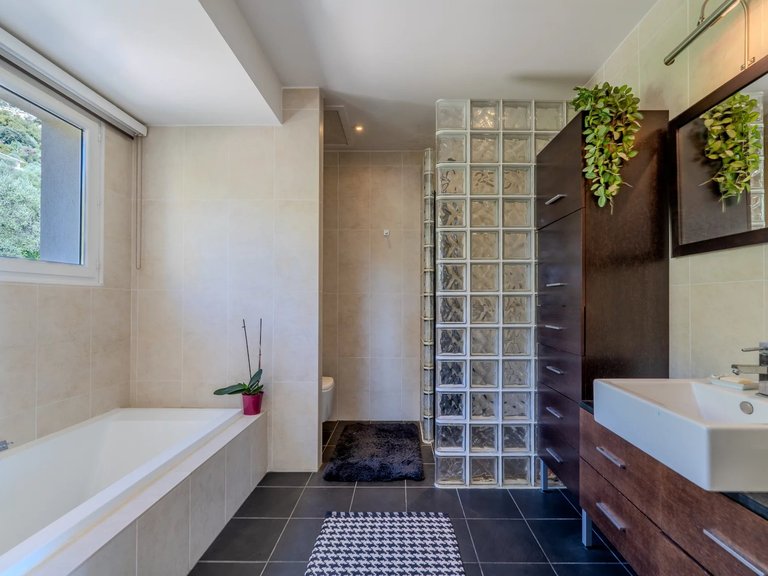 Villa for Sale in Cabris, Mougins, Valbonne, Grasse Area 13