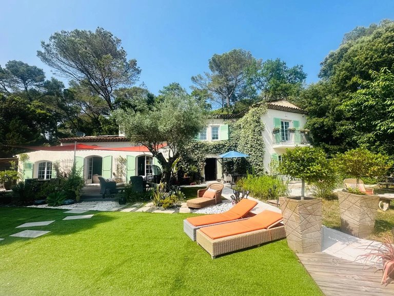 Villa for Sale in Roquefort Les Pins, Mougins, Valbonne, Grasse Area 1