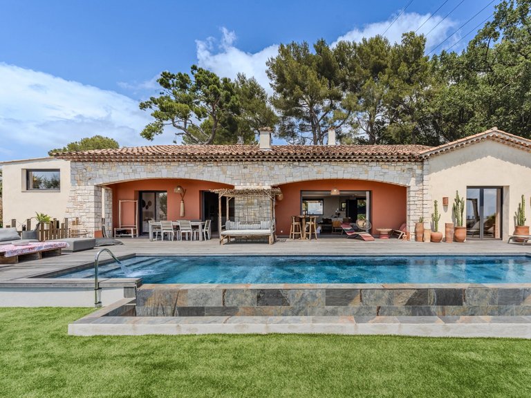 Villa for Sale in Mougins, Mougins, Valbonne, Grasse Area 1