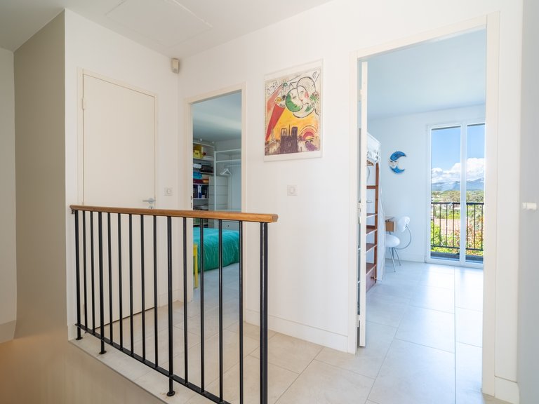 Villa for Sale in Le Brusc, Provence Coast (cassis To Cavalaire) 14