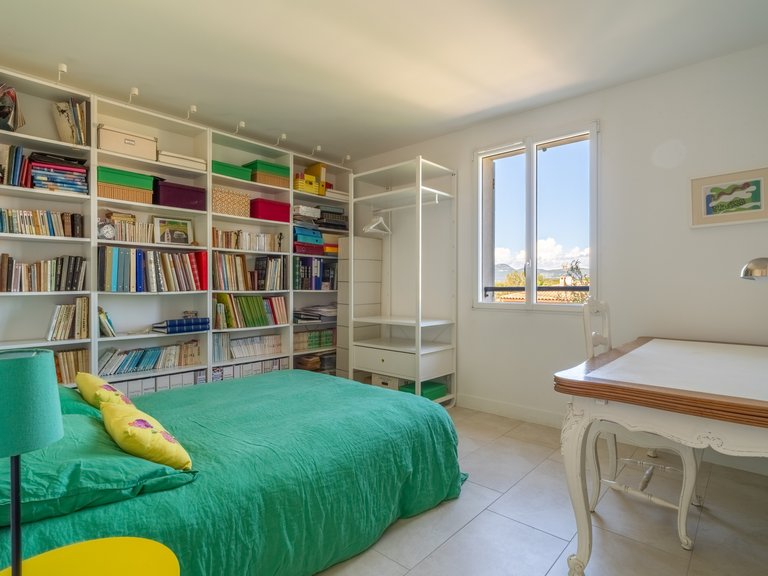 Villa for Sale in Le Brusc, Provence Coast (cassis To Cavalaire) 17
