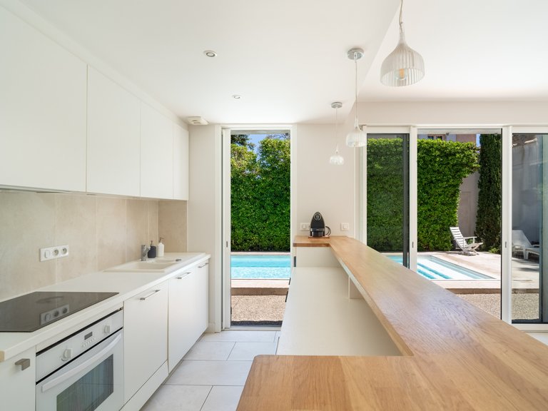 Villa for Sale in Le Brusc, Provence Coast (cassis To Cavalaire) 4