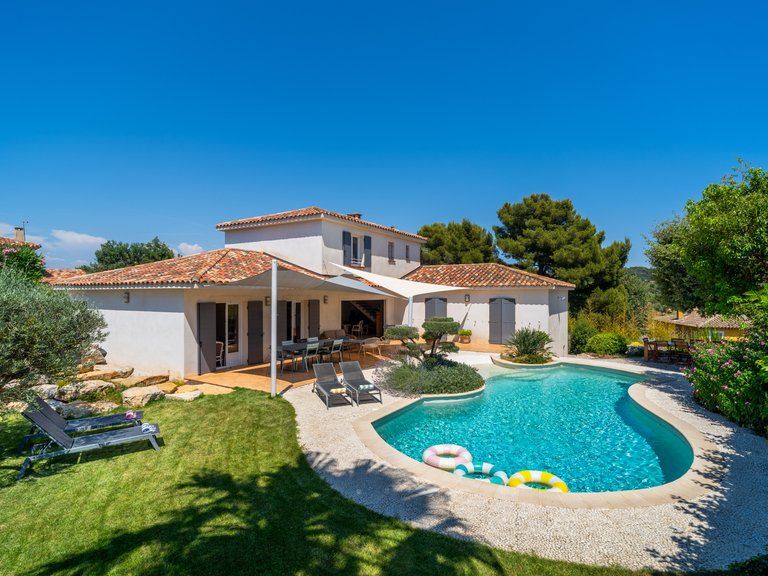 Villa for Sale in Le Brusc, Provence Coast (cassis To Cavalaire) 11