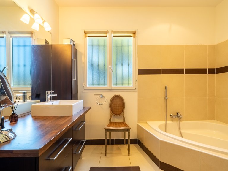 Villa for Sale in Le Brusc, Provence Coast (cassis To Cavalaire) 14