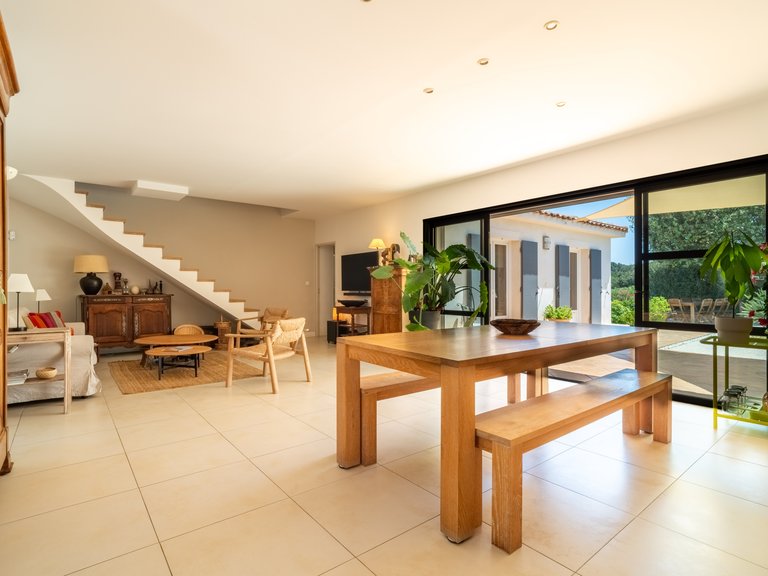 Villa for Sale in Le Brusc, Provence Coast (cassis To Cavalaire) 4