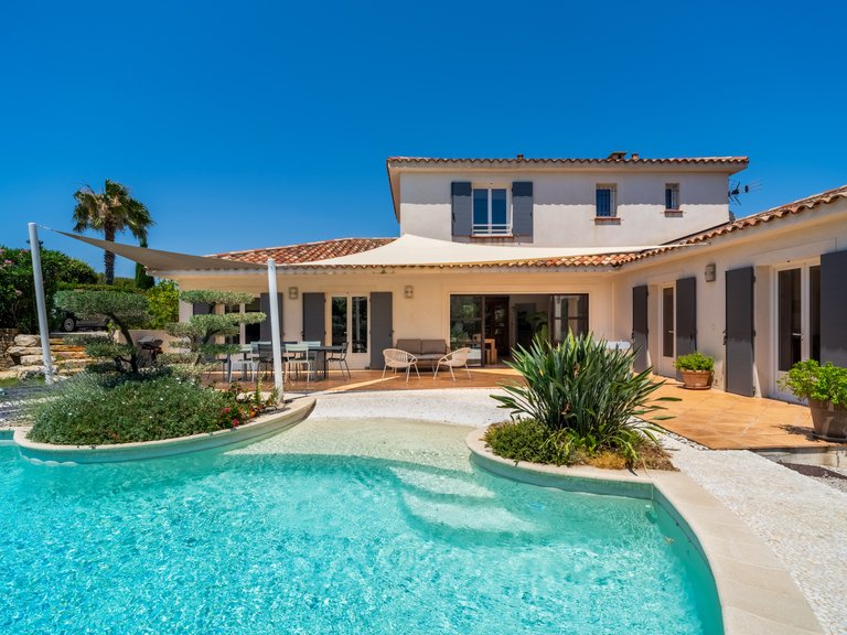 Villa for Sale in Le Brusc, Provence Coast (cassis To Cavalaire) 6