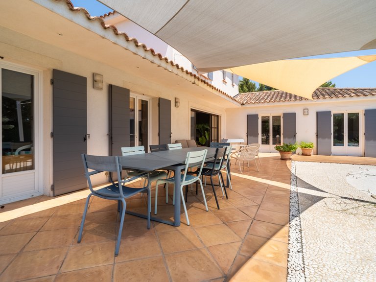 Villa for Sale in Le Brusc, Provence Coast (cassis To Cavalaire) 10