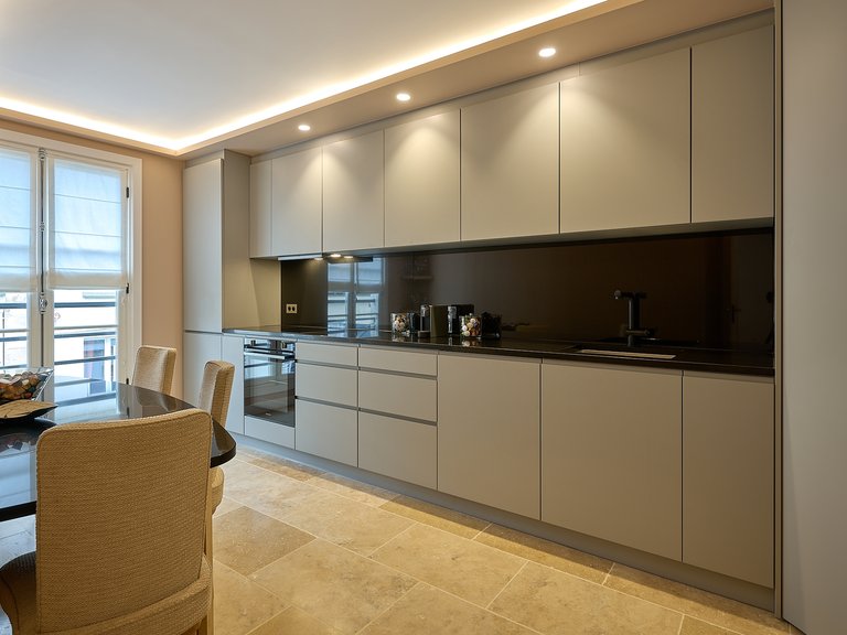 Apartment for Sale in 8th (golden Triangle - Parc Monceau), Golden Triangle - Trocadéro (8th - 16th) 11