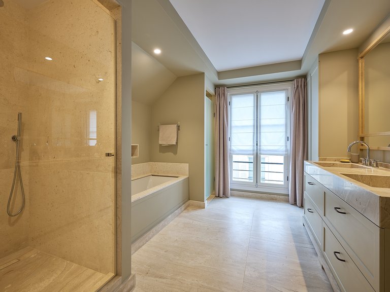 Apartment for Sale in 8th (golden Triangle - Parc Monceau), Golden Triangle - Trocadéro (8th - 16th) 10
