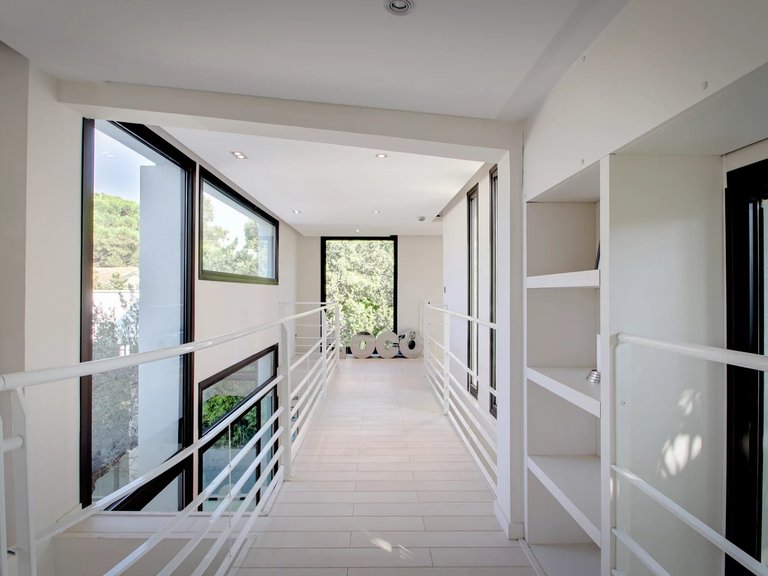 Villa for Sale in Saint Tropez, St. Tropez, Grimaud Area 16