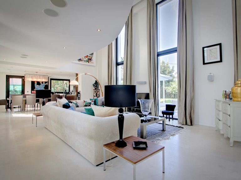 Villa for Sale in Saint Tropez, St. Tropez, Grimaud Area 10