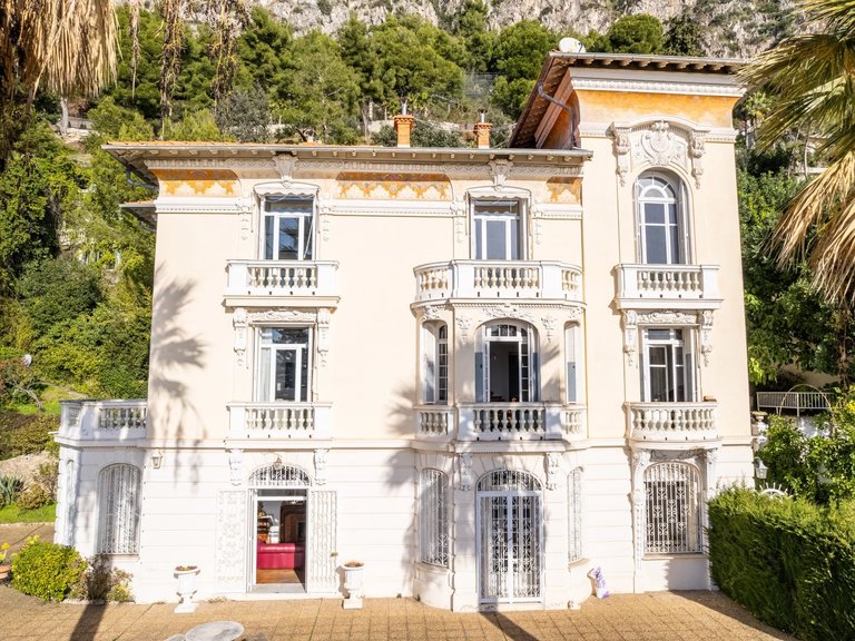 Villa for Sale in Beaulieu Sur Mer, Villefranche, Cap Ferrat Area 4