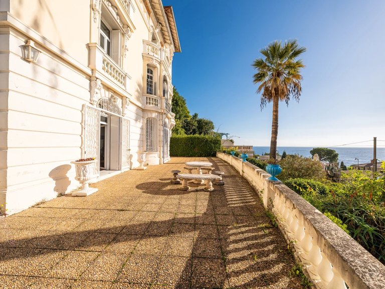 Villa for Sale in Beaulieu Sur Mer, Villefranche, Cap Ferrat Area 9
