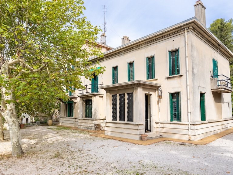 Villa for Sale in Marseille, Marseille & Cote Bleu 1