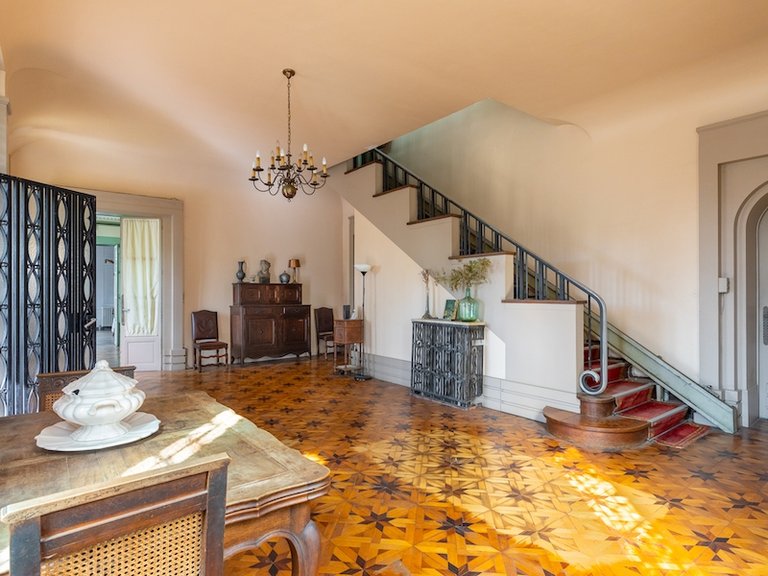 Villa for Sale in Marseille, Marseille & Cote Bleu 6