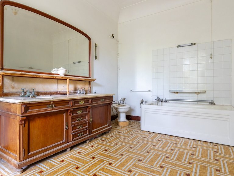 Villa for Sale in Marseille, Marseille & Cote Bleu 20