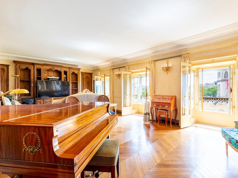 Apartment for Sale in 8th (golden Triangle - Parc Monceau), Golden Triangle - Trocadéro (8th - 16th) 3