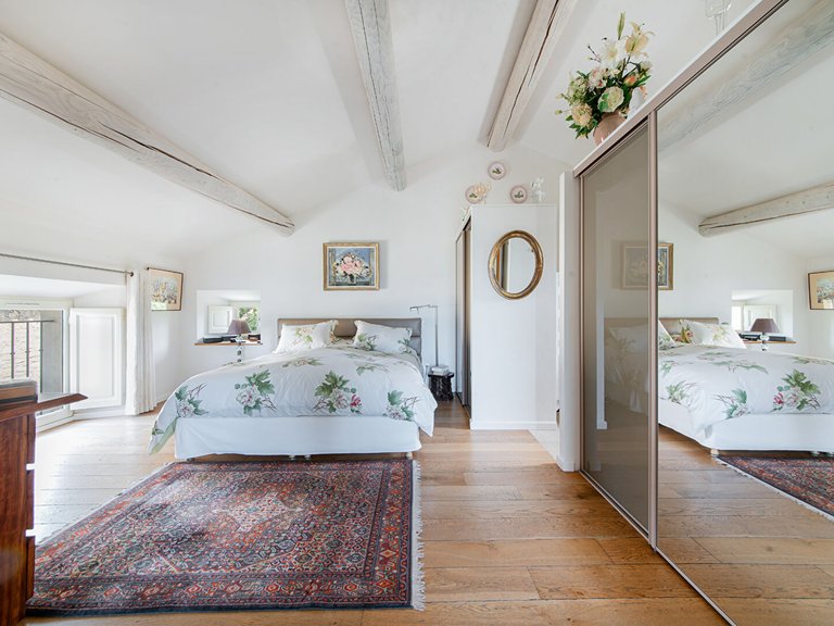 Villa for Sale in Goult, The Luberon / Vaucluse 9