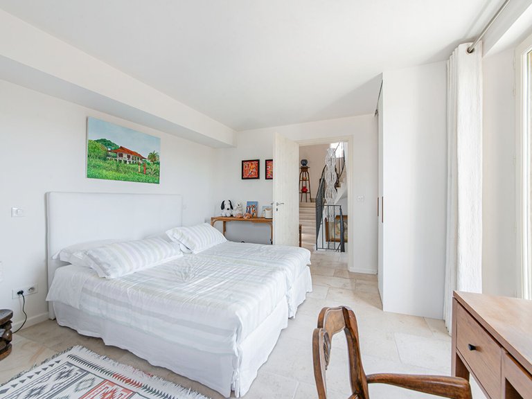 Villa for Sale in Goult, The Luberon / Vaucluse 12