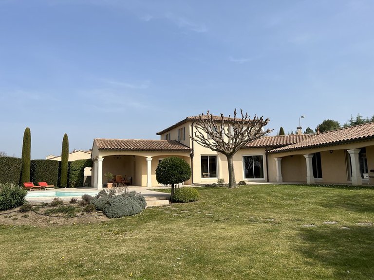 Villa for Sale in Blauzac, Uzes Area 1