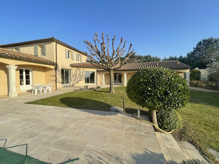 Villa for Sale in Blauzac, Uzes Area 14