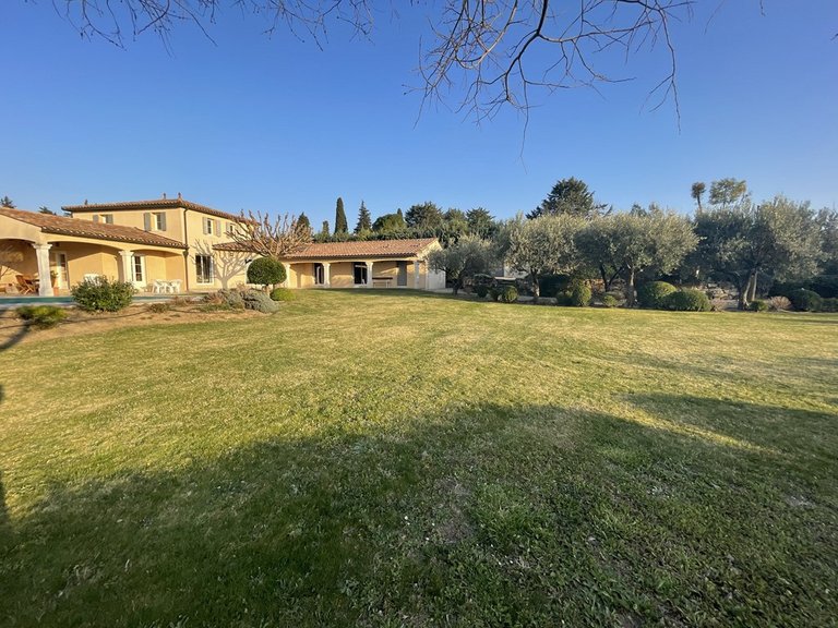 Villa for Sale in Blauzac, Uzes Area 4