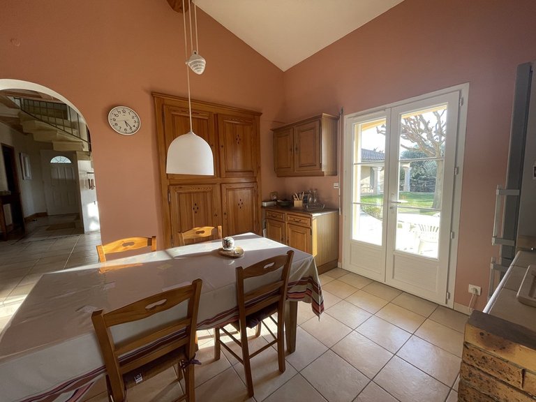 Villa for Sale in Blauzac, Uzes Area 15