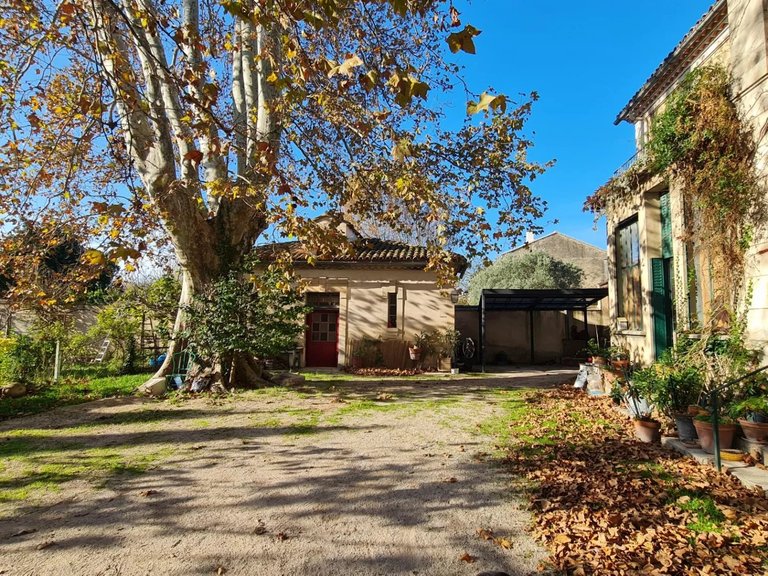 Villa for Sale in Le Thor, Avignon And North Provence 2